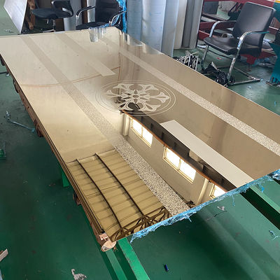 χαραγμένο φύλλο 4x8ft JIS ανοξείδωτου ανελκυστήρων καθρεφτών 430 0.8mm χρυσός